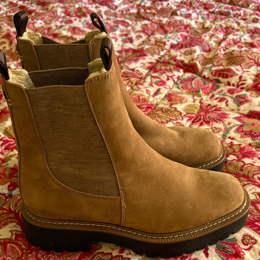 Sam Edelman Suede Chukka Boots in Tan